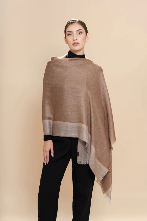 SUYANA - Sateen Shawl - Brown & Grey | LOOP-Marktplatz