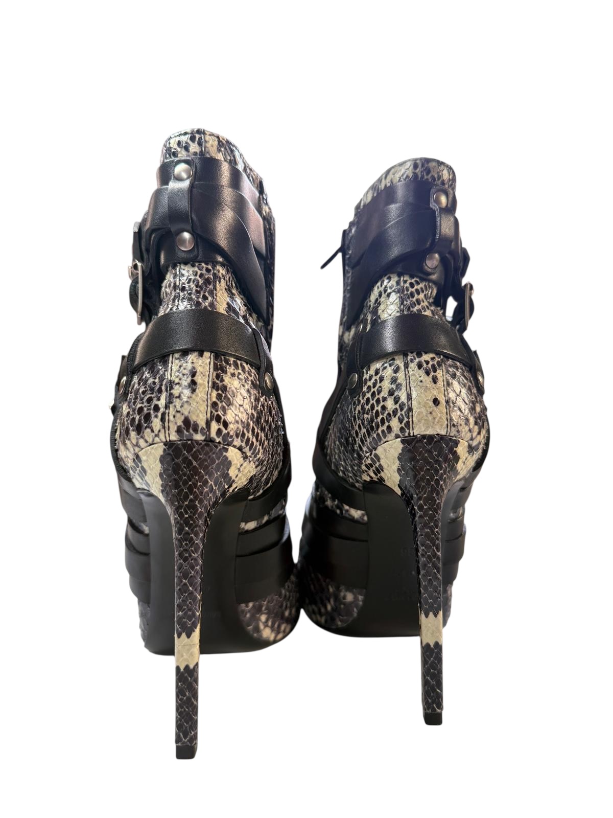 Yves Saint Laurent ankle boots | LOOP-Marktplatz