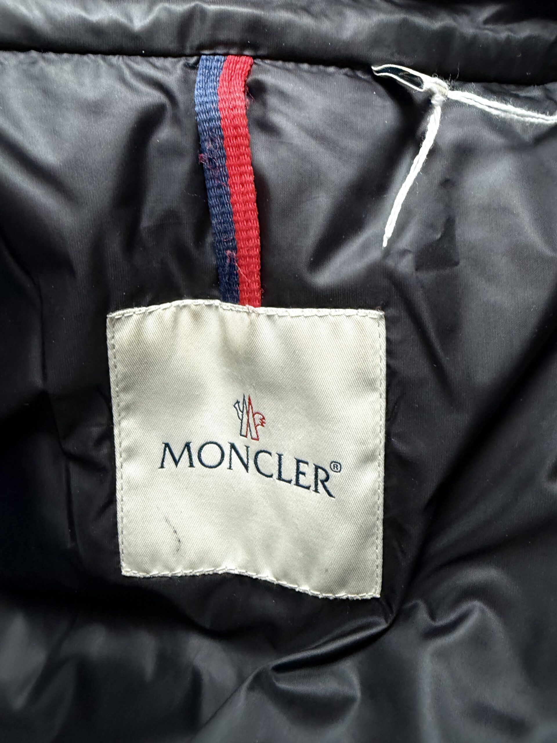 Moncler down jacket | LOOP-Marktplatz