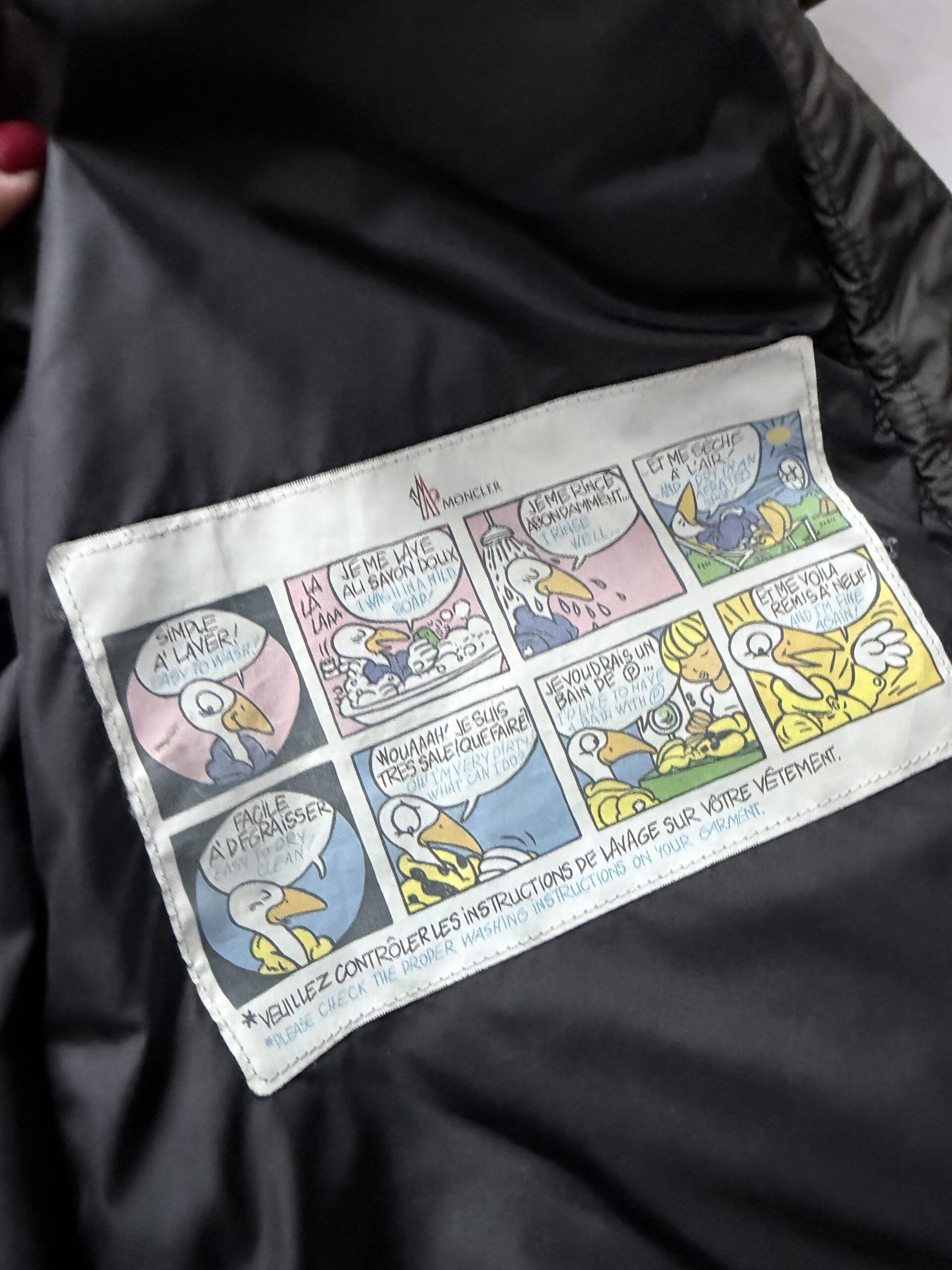 Moncler down jacket | LOOP-Marktplatz