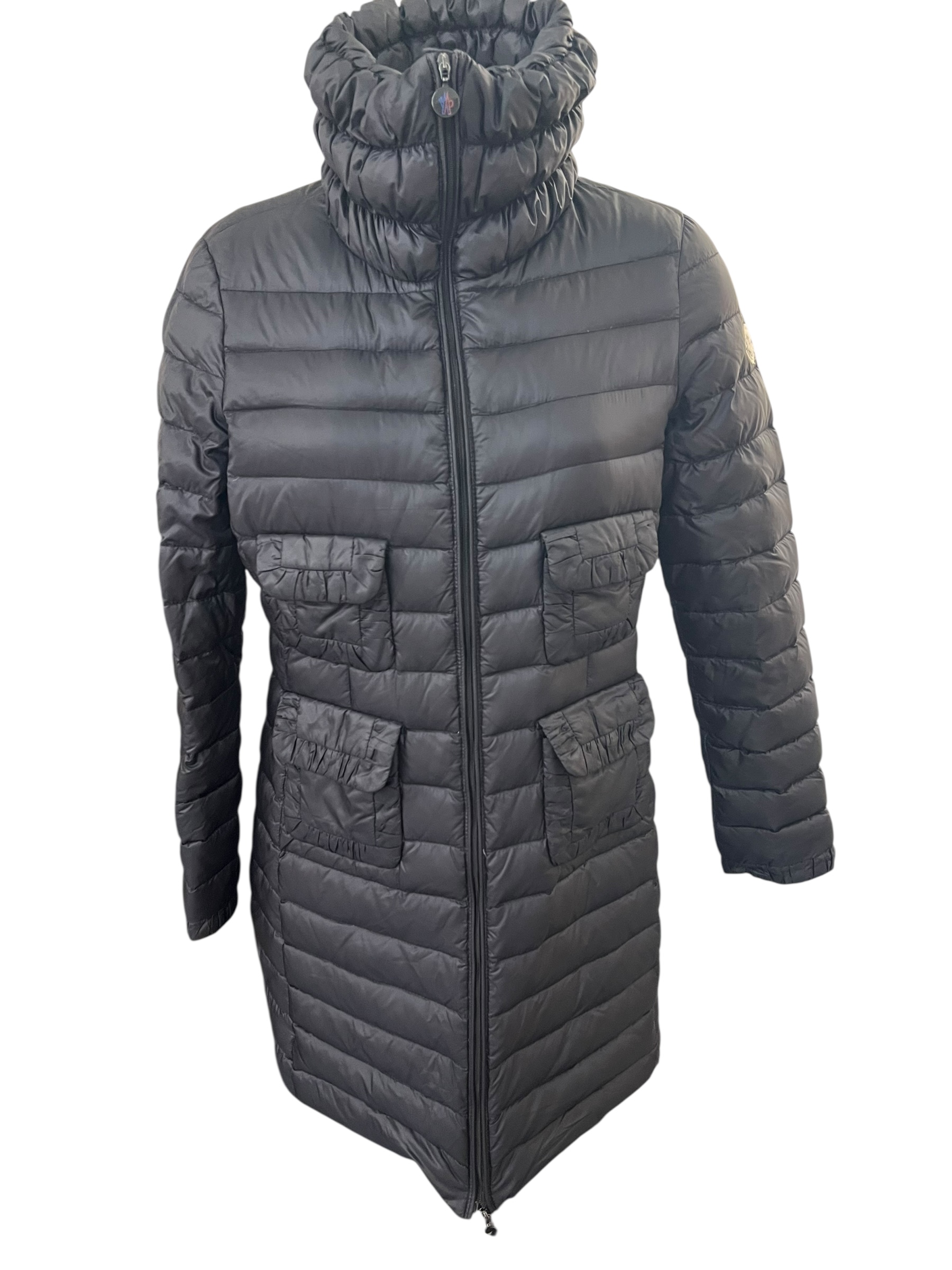 Moncler down jacket | LOOP-Marktplatz