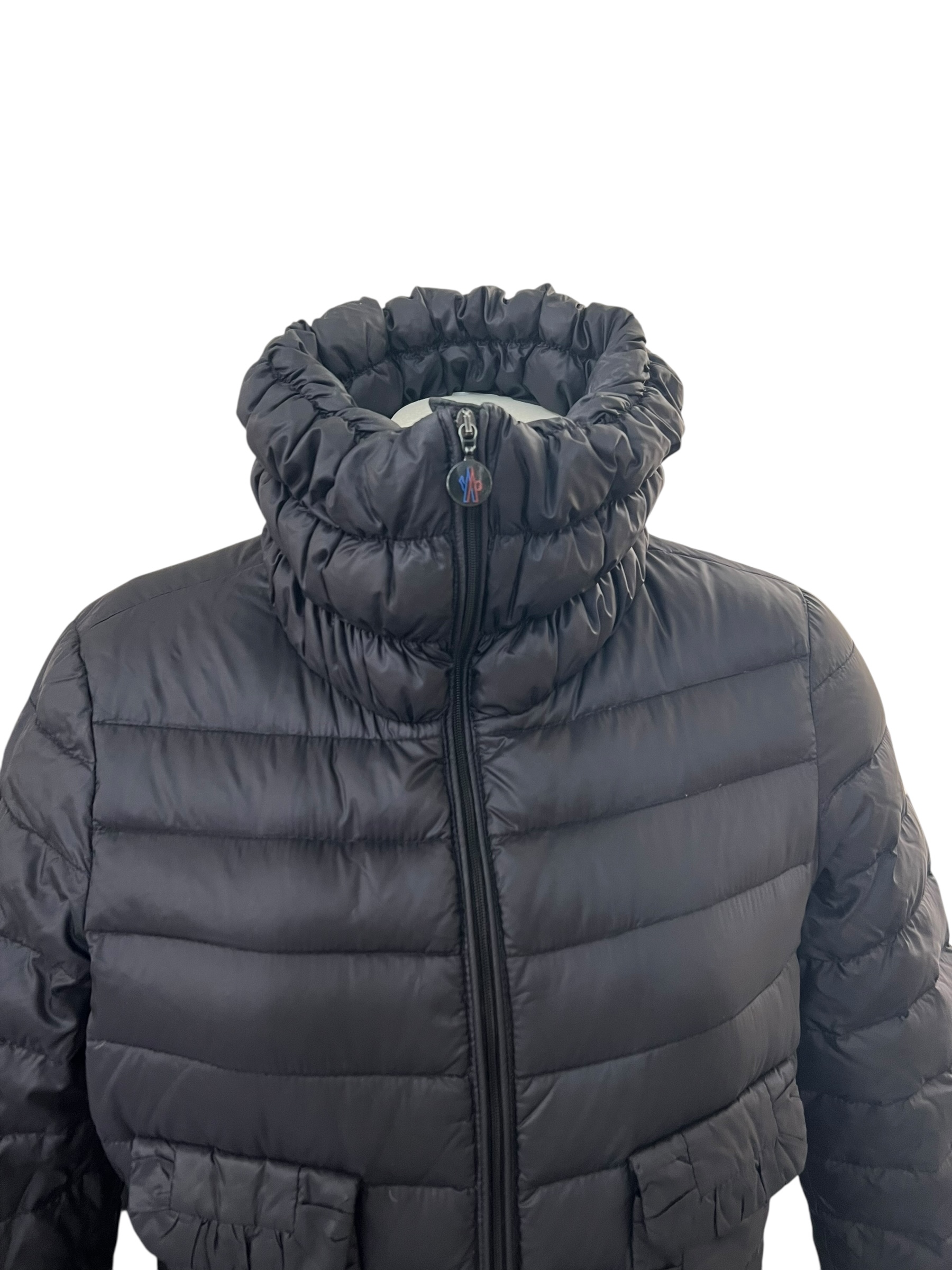 Moncler down jacket | LOOP-Marktplatz