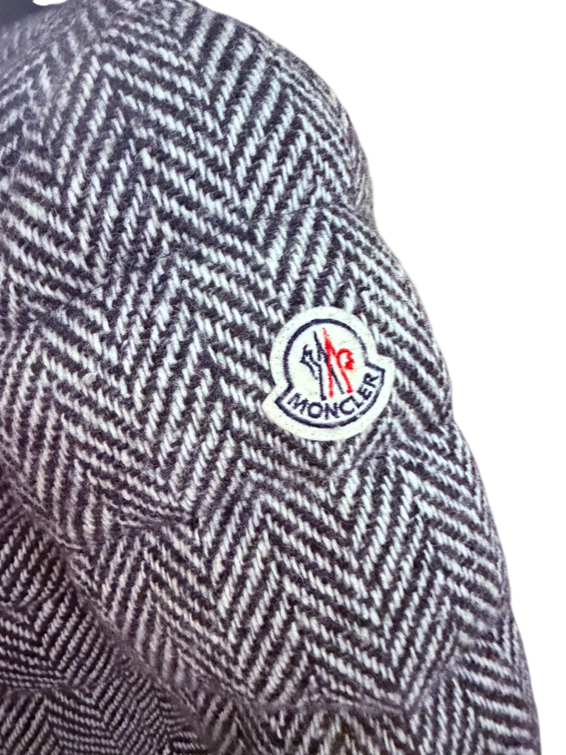 Moncler down jacket | LOOP-Marktplatz