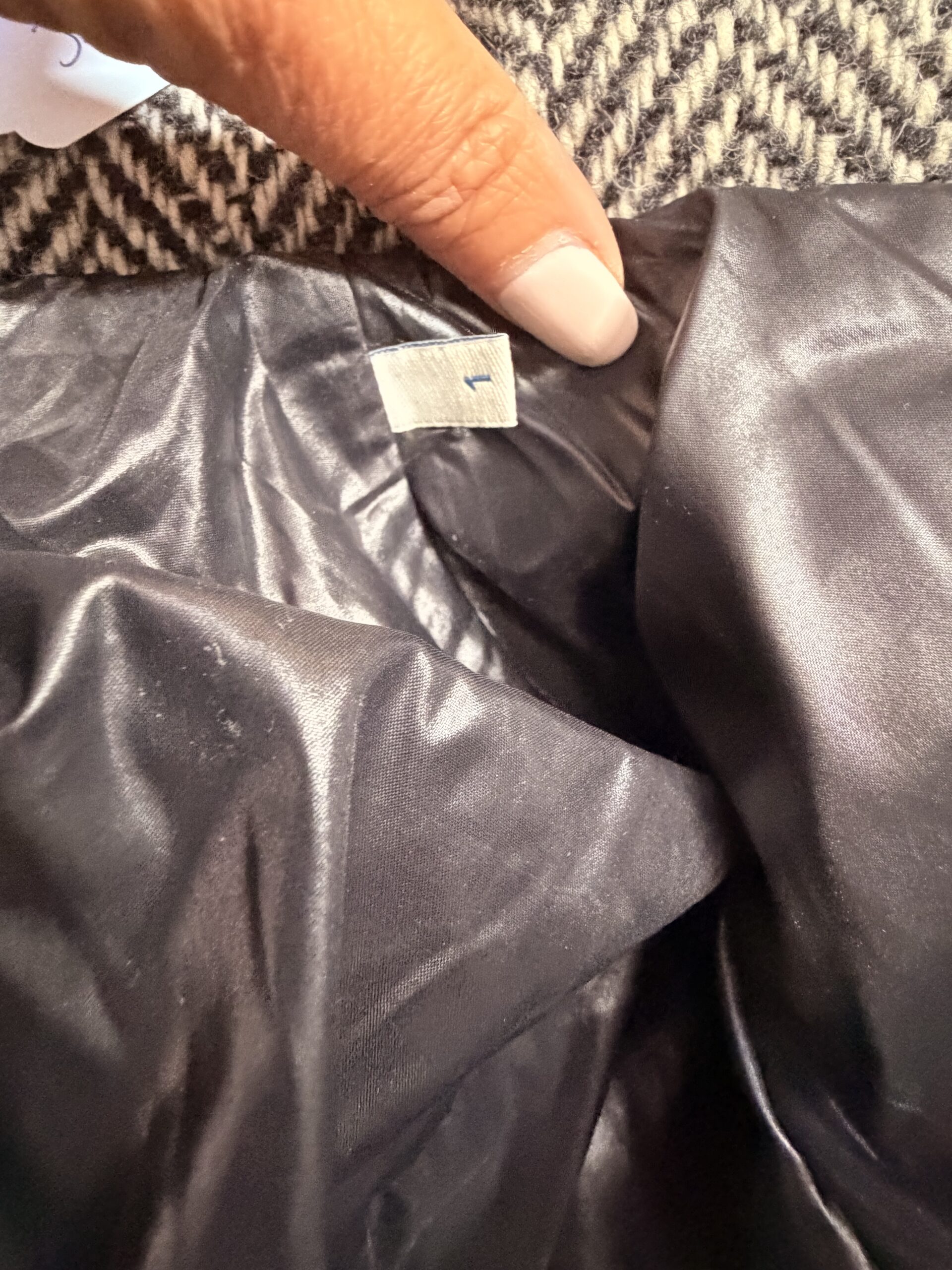 Moncler down jacket | LOOP-Marktplatz