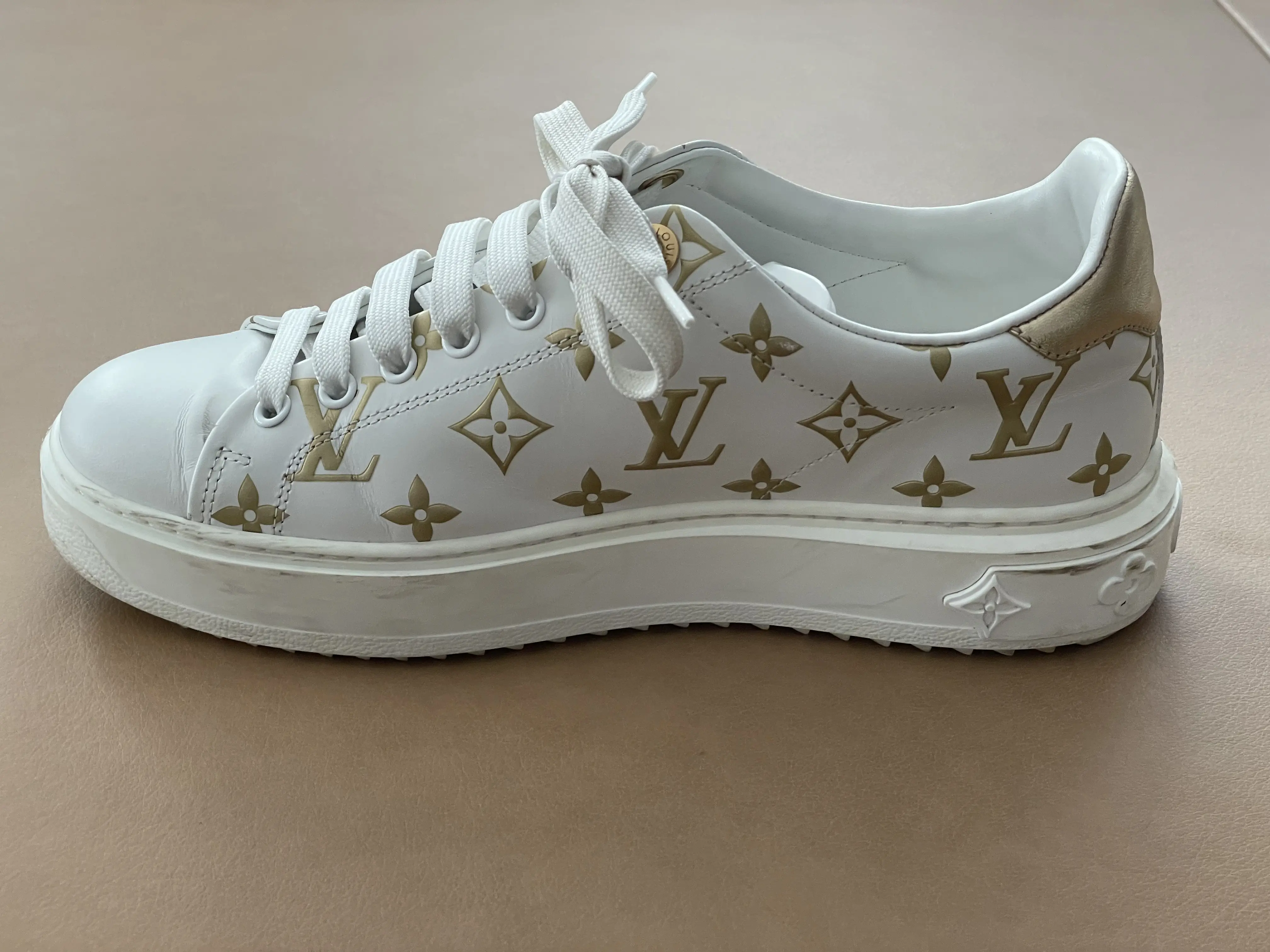 LOUIS VUITTON Sneakers Gr.39 Logo-Print | LOOP-Marktplatz