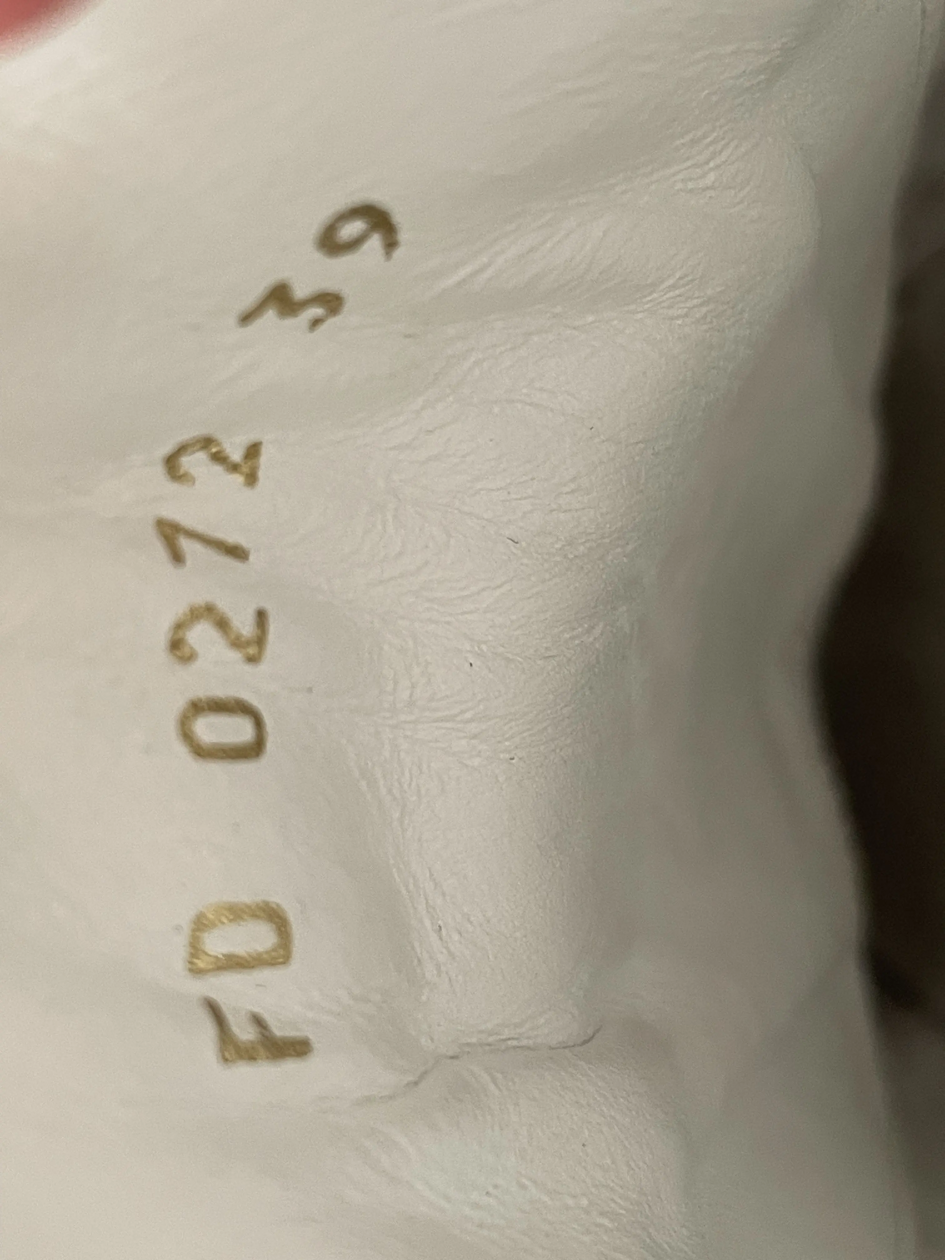 LOUIS VUITTON Sneakers Gr.39 Logo-Print | LOOP-Marktplatz