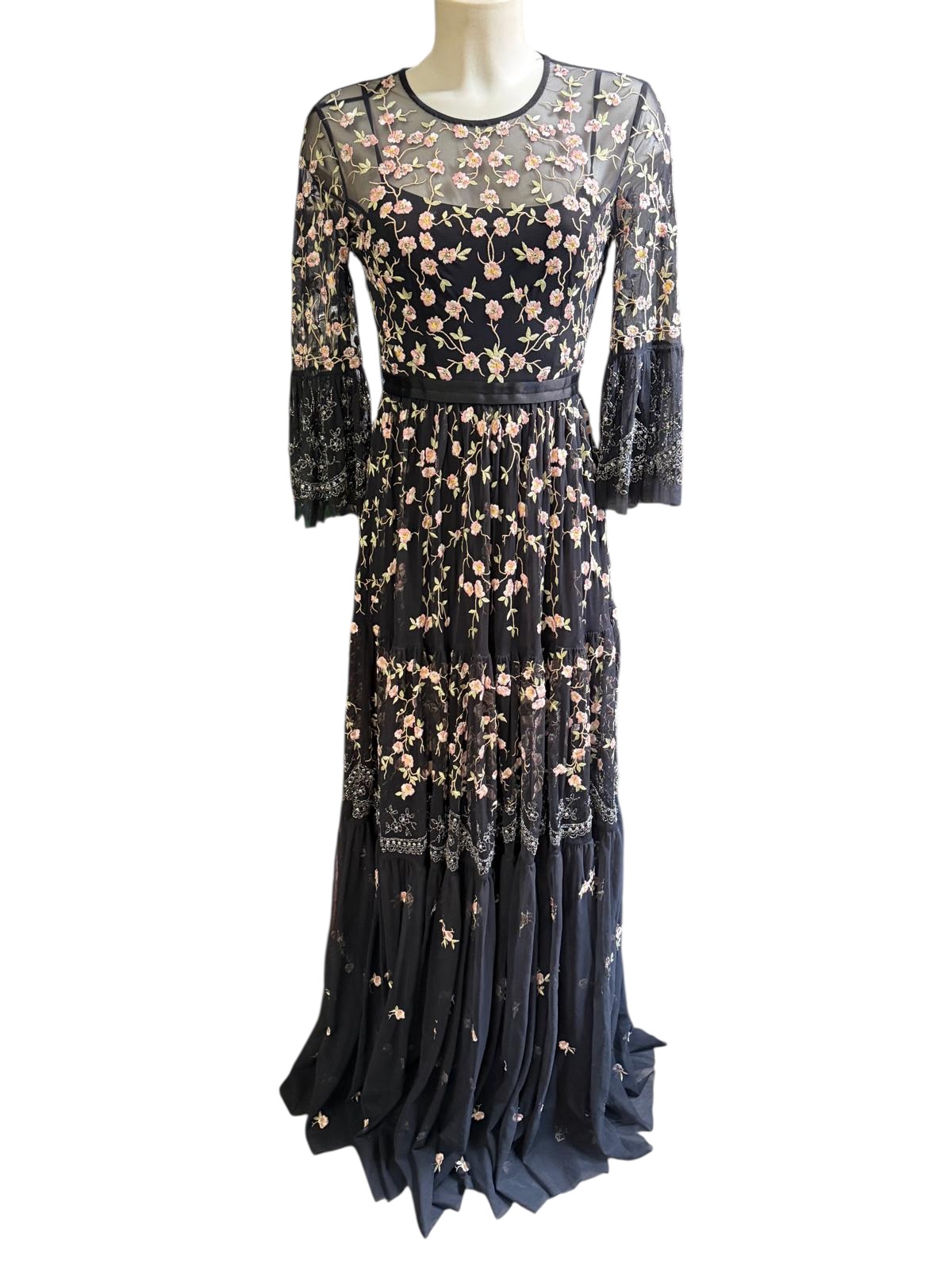 Dress Needle & Thread | LOOP-Marktplatz