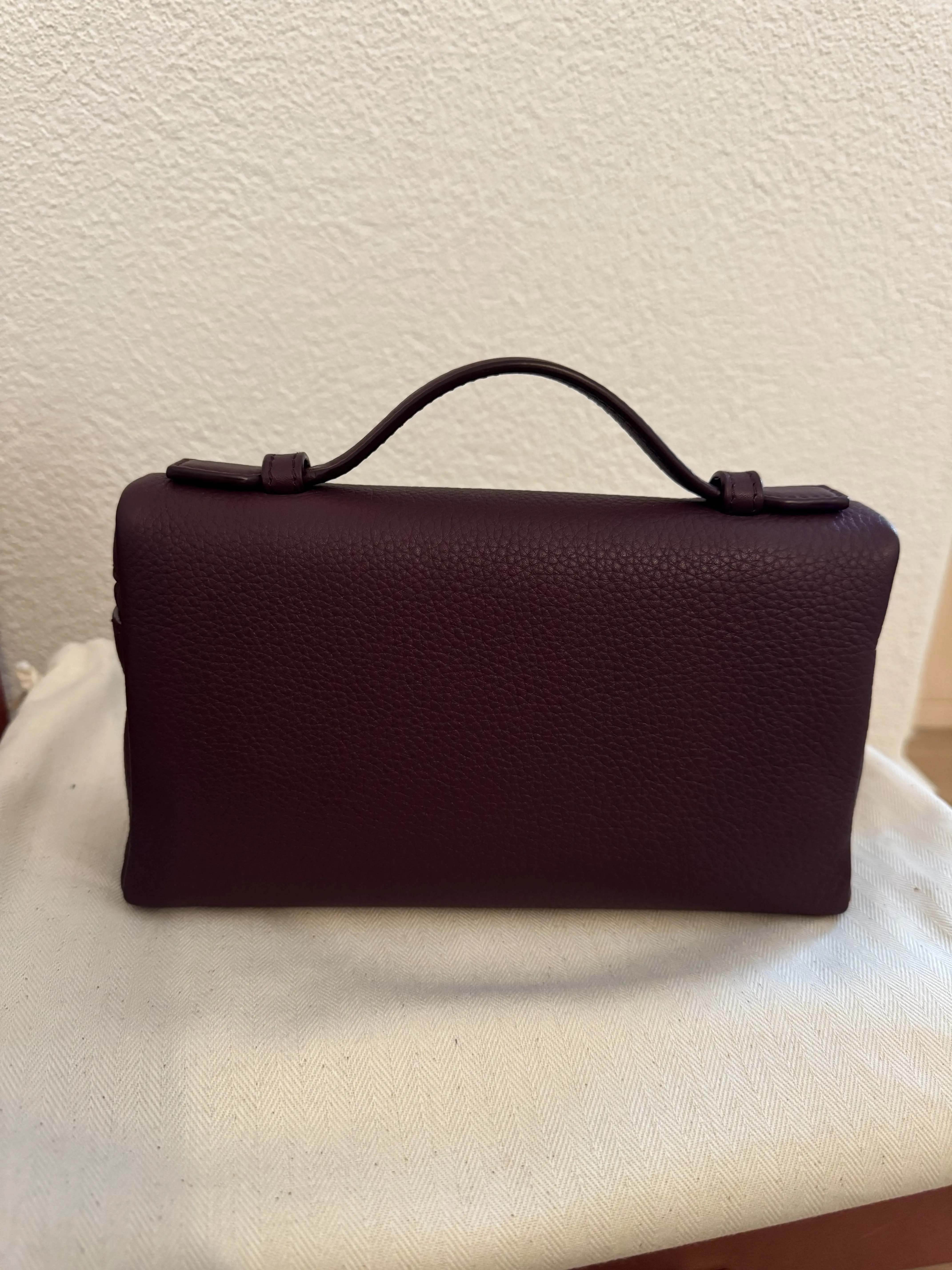 LORO PIANA L19 pouch brand new | LOOP-Marktplatz