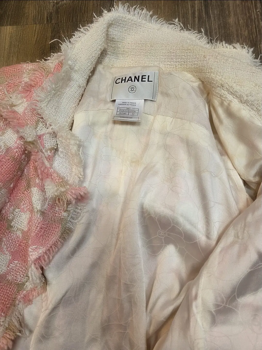 CHANEL Tweed jacket | LOOP-Marktplatz