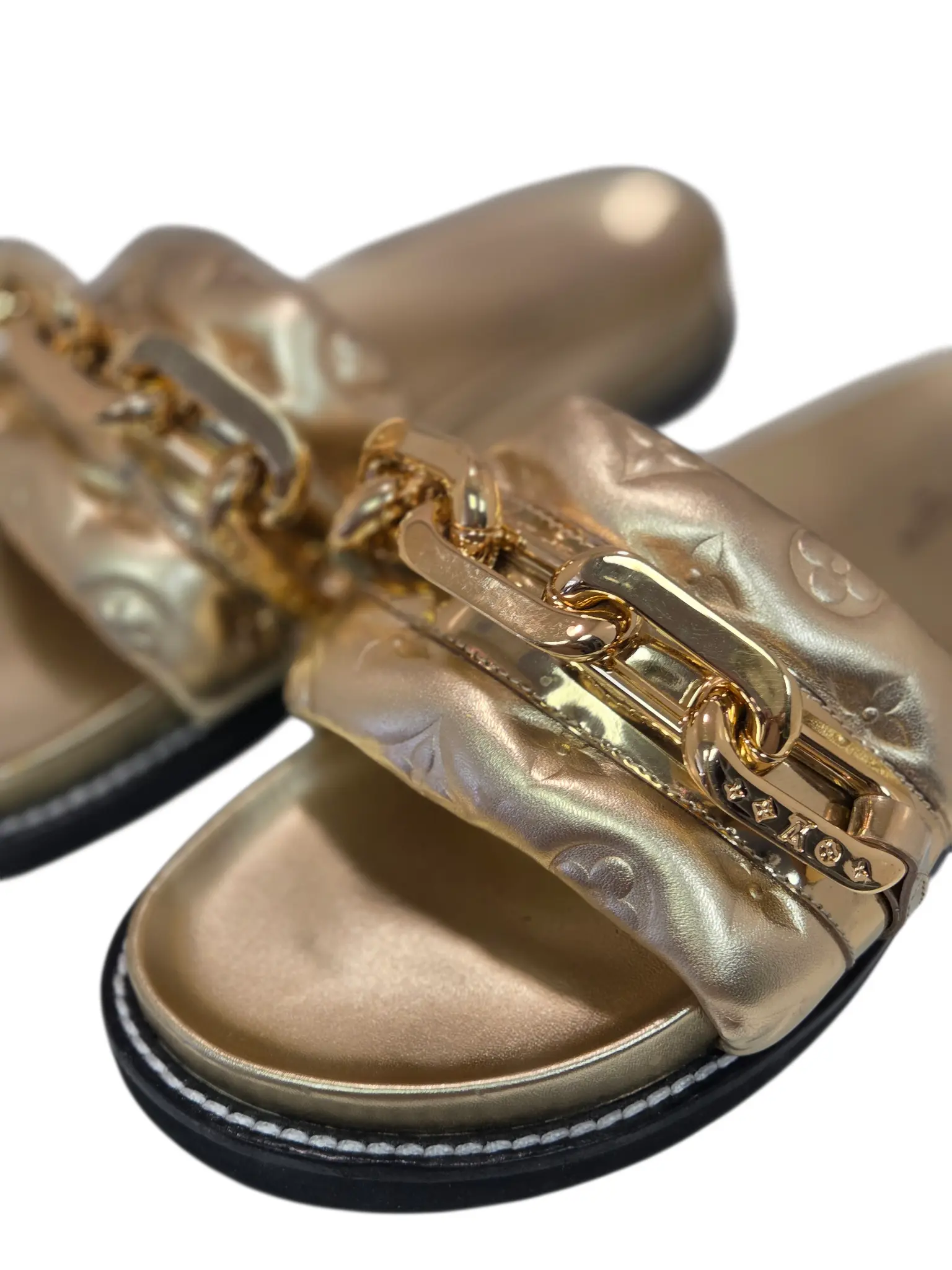 LOUIS VUITTON slippers | LOOP-Marktplatz