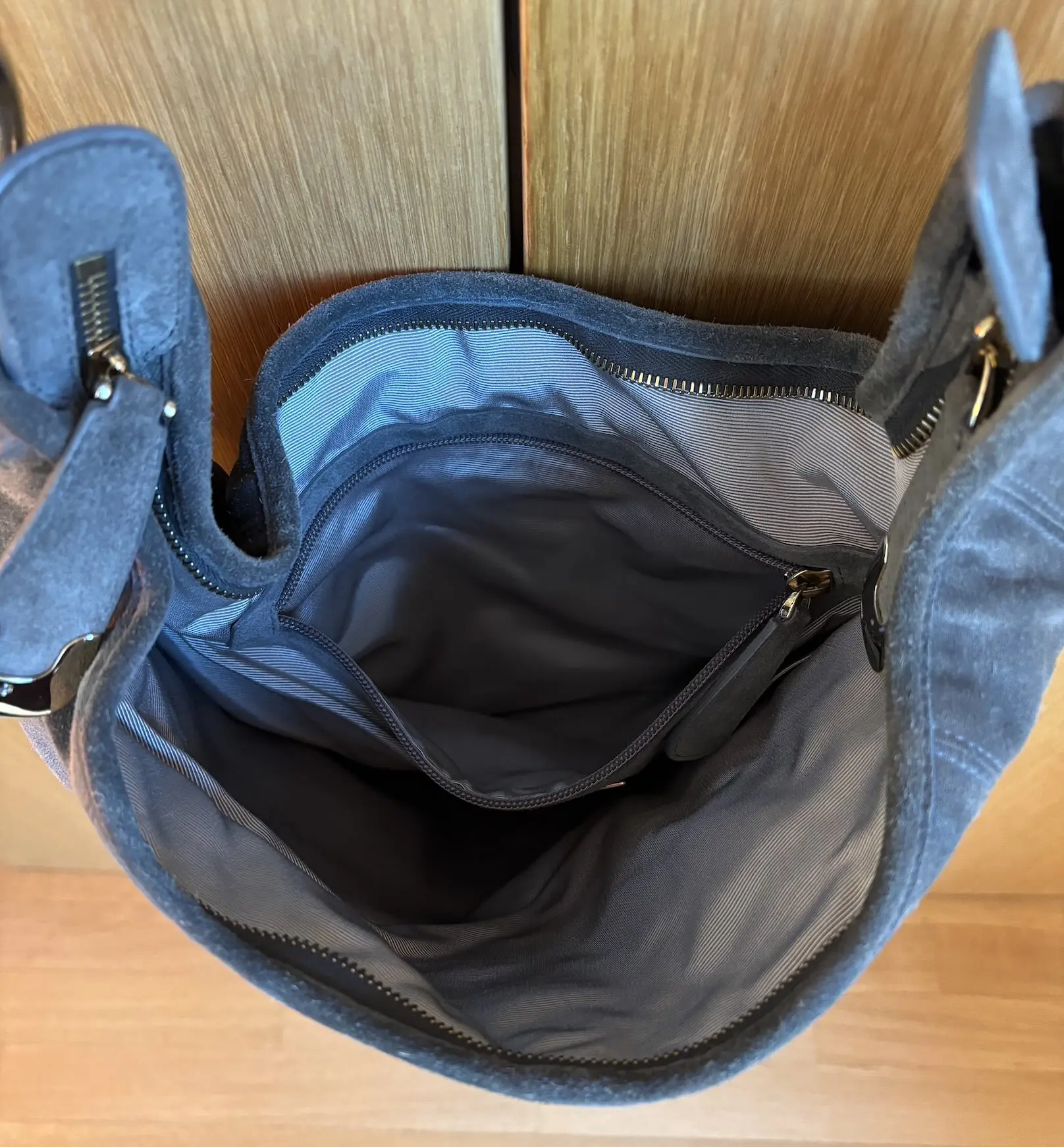 BALLY Shoulderbag - gray suede | LOOP-Marktplatz