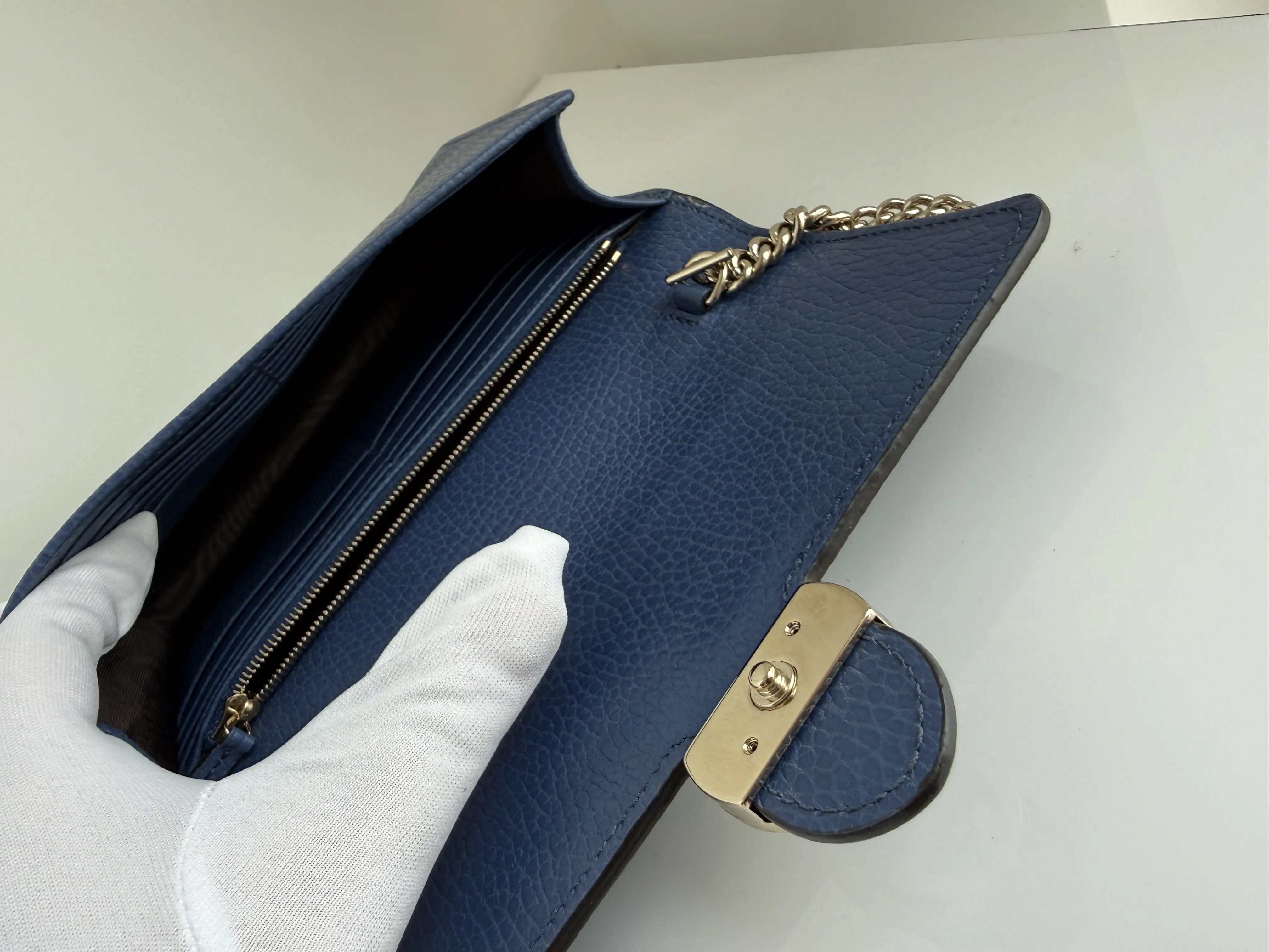 Portefeuille GUCCI GG Interlocking avec chaîne | Marché LOOP