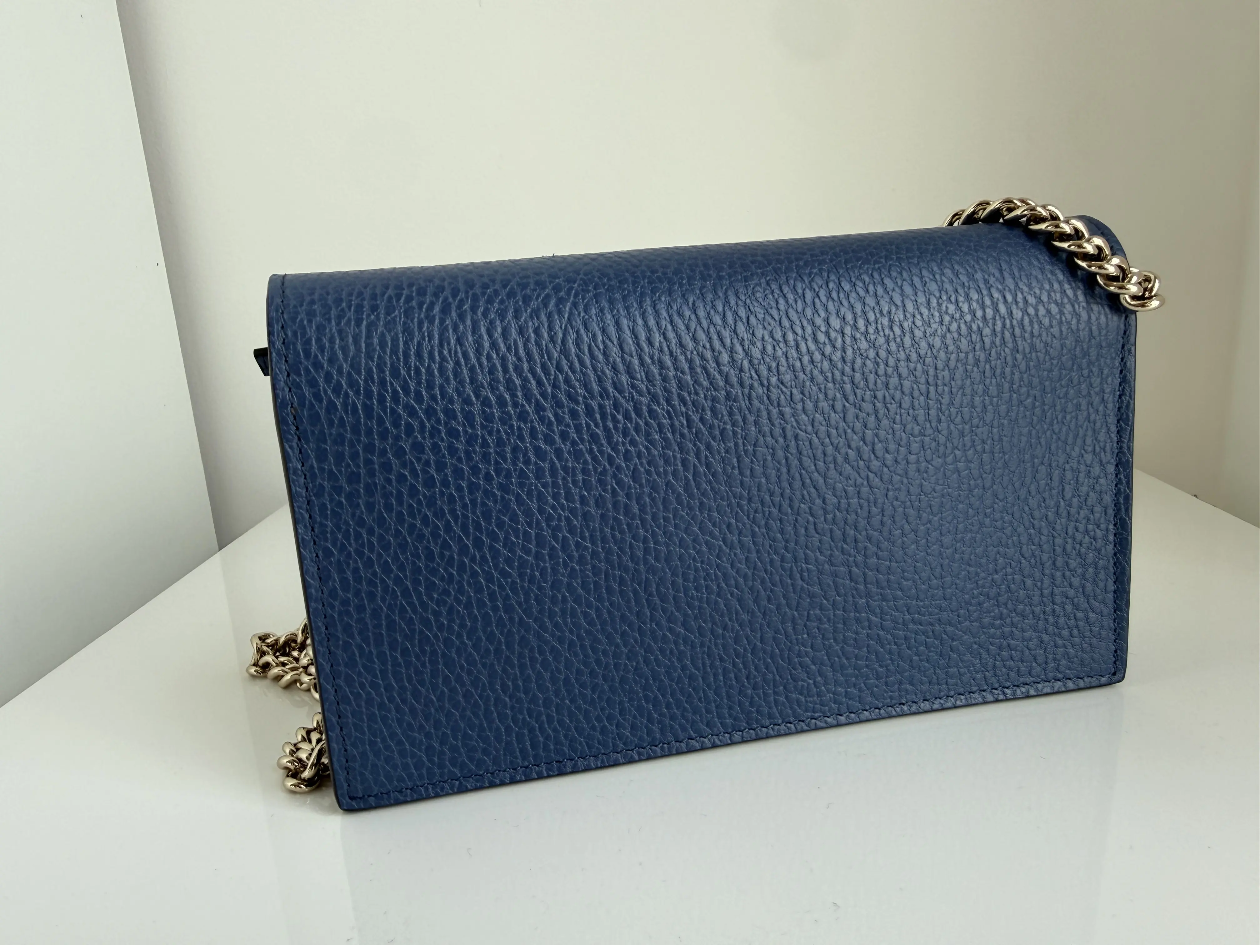 Portefeuille GUCCI GG Interlocking avec chaîne | Marché LOOP