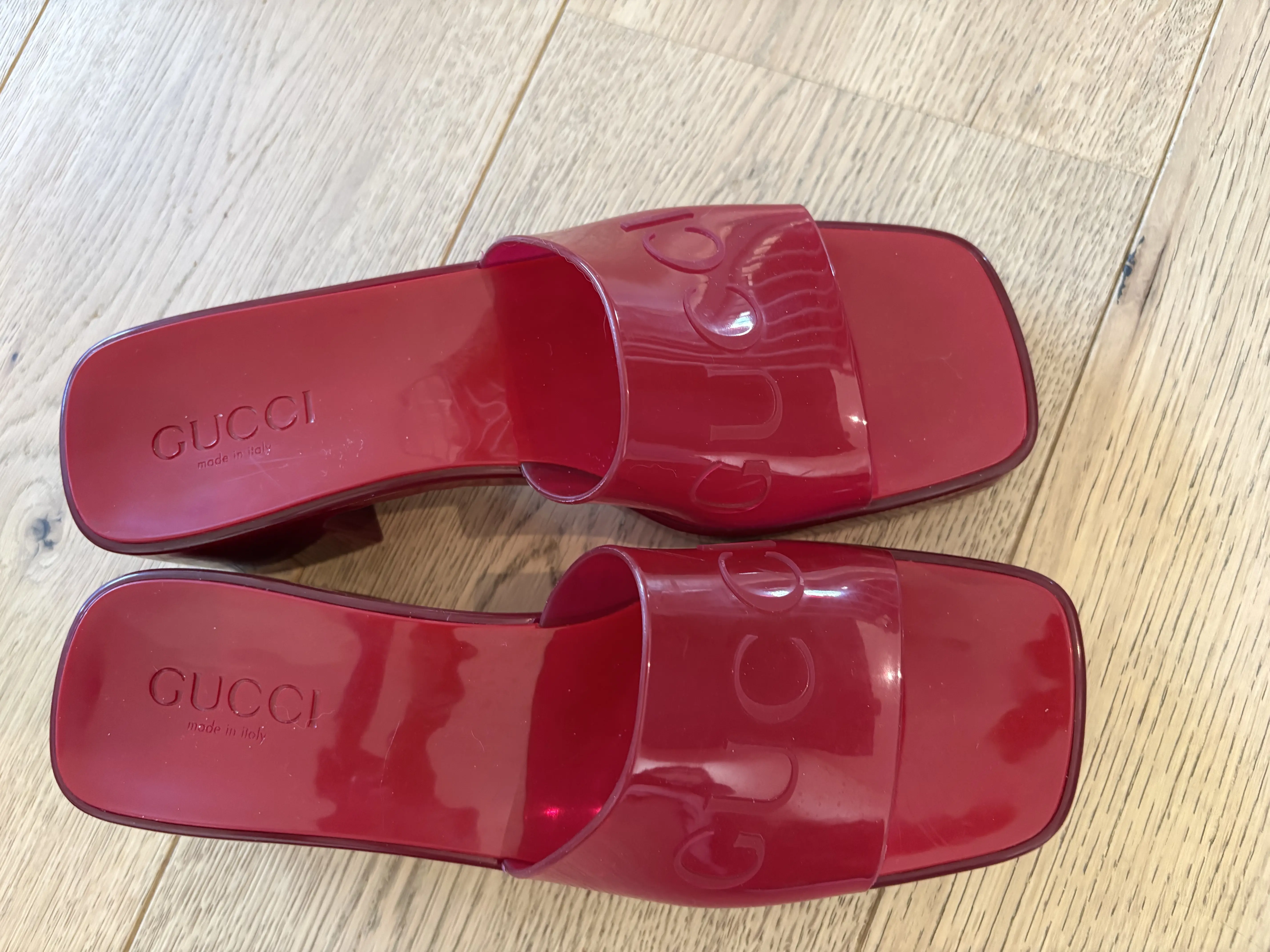 Sandales rouges transparentes GUCCI | Marché LOOP