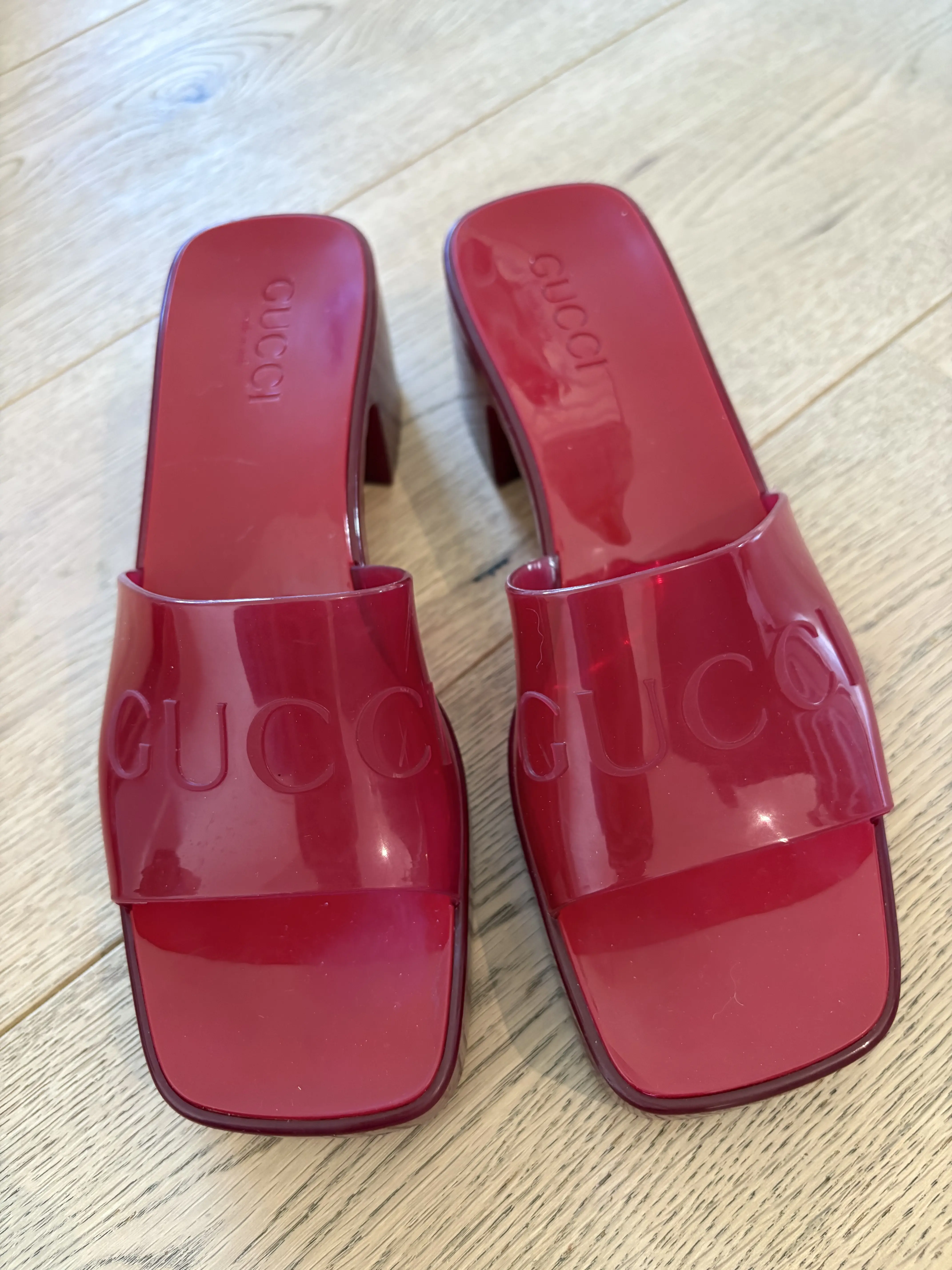 Sandales rouges transparentes GUCCI | Marché LOOP