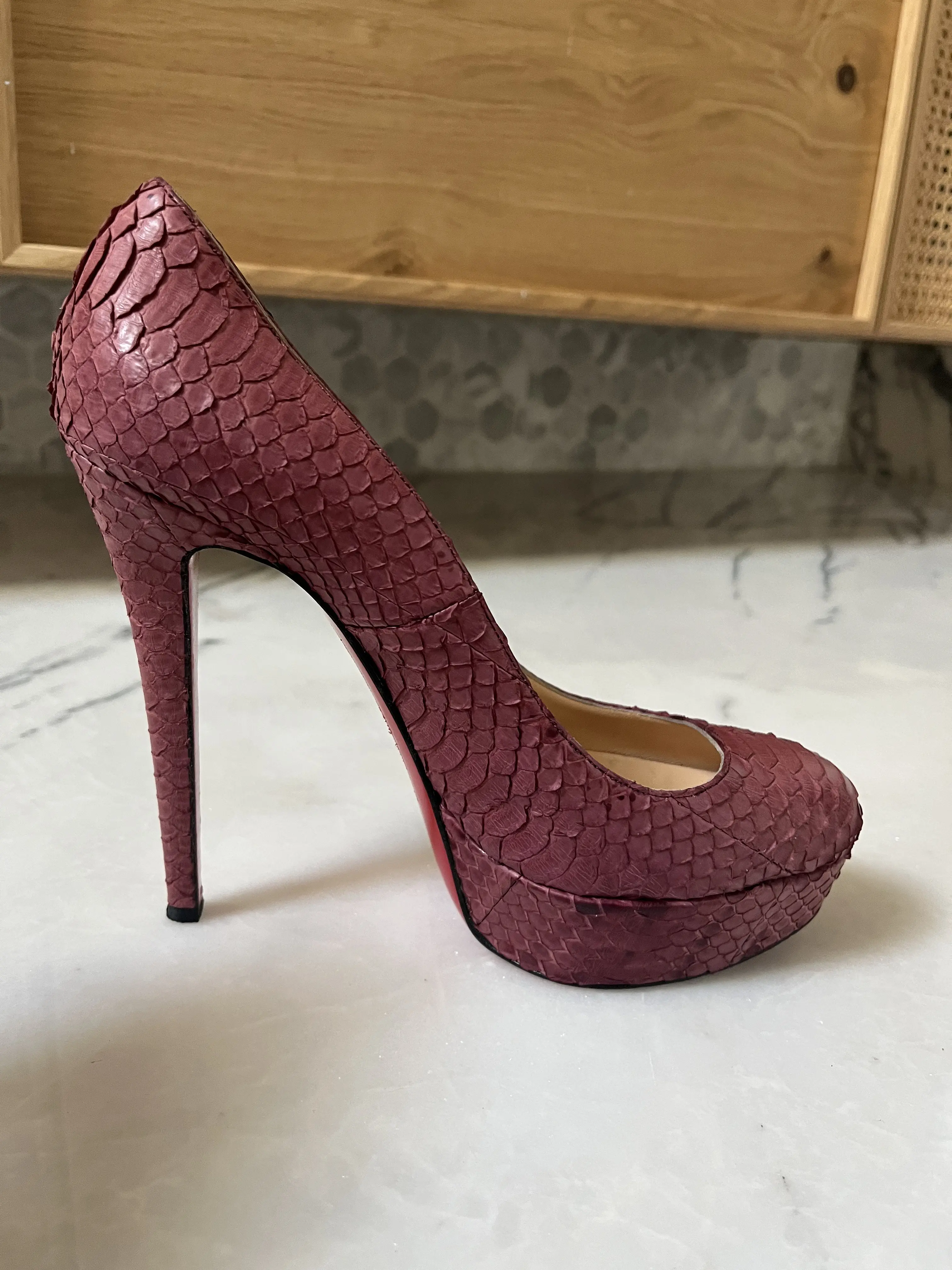 CHRISTIAN LOUBOUTIN Pink Python Platform | LOOP-Marktplatz