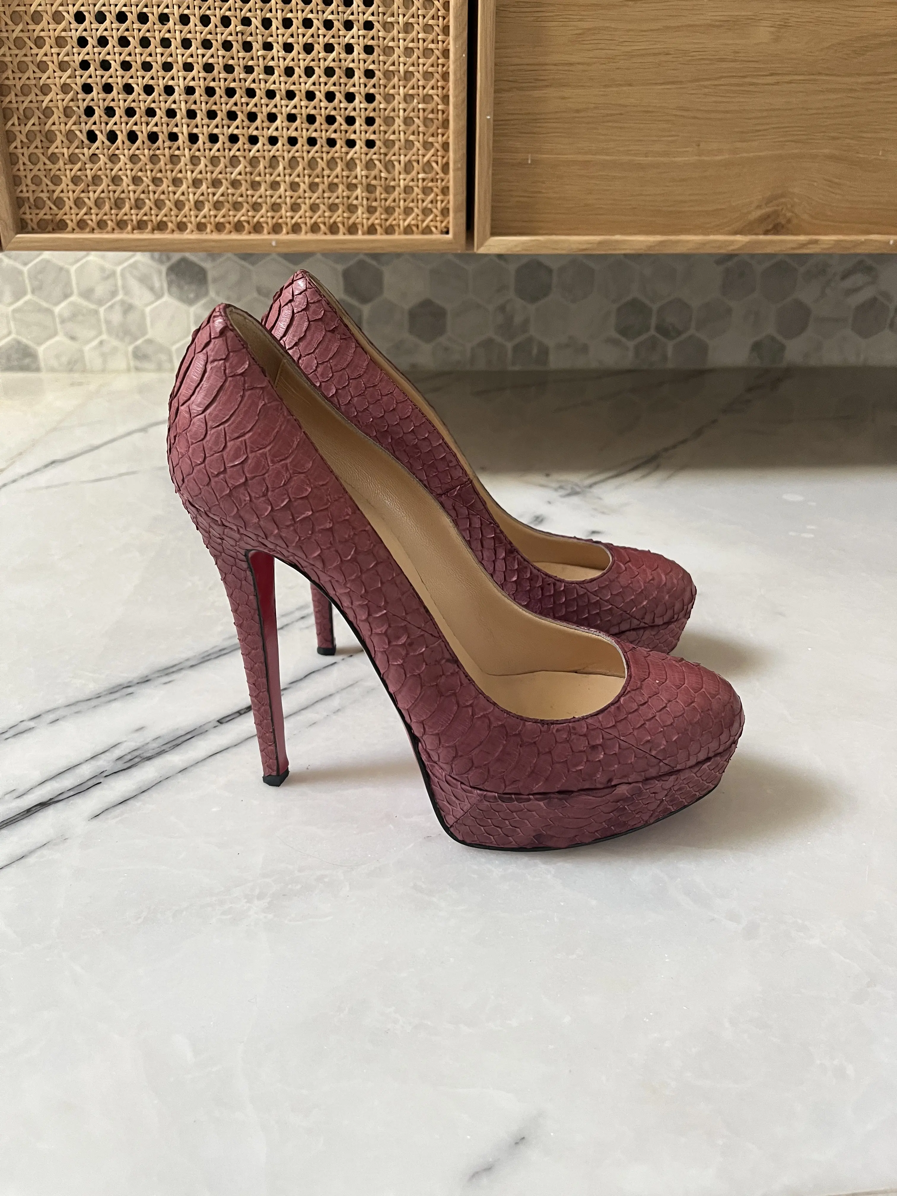 CHRISTIAN LOUBOUTIN Pink Python Platform | LOOP-Marktplatz