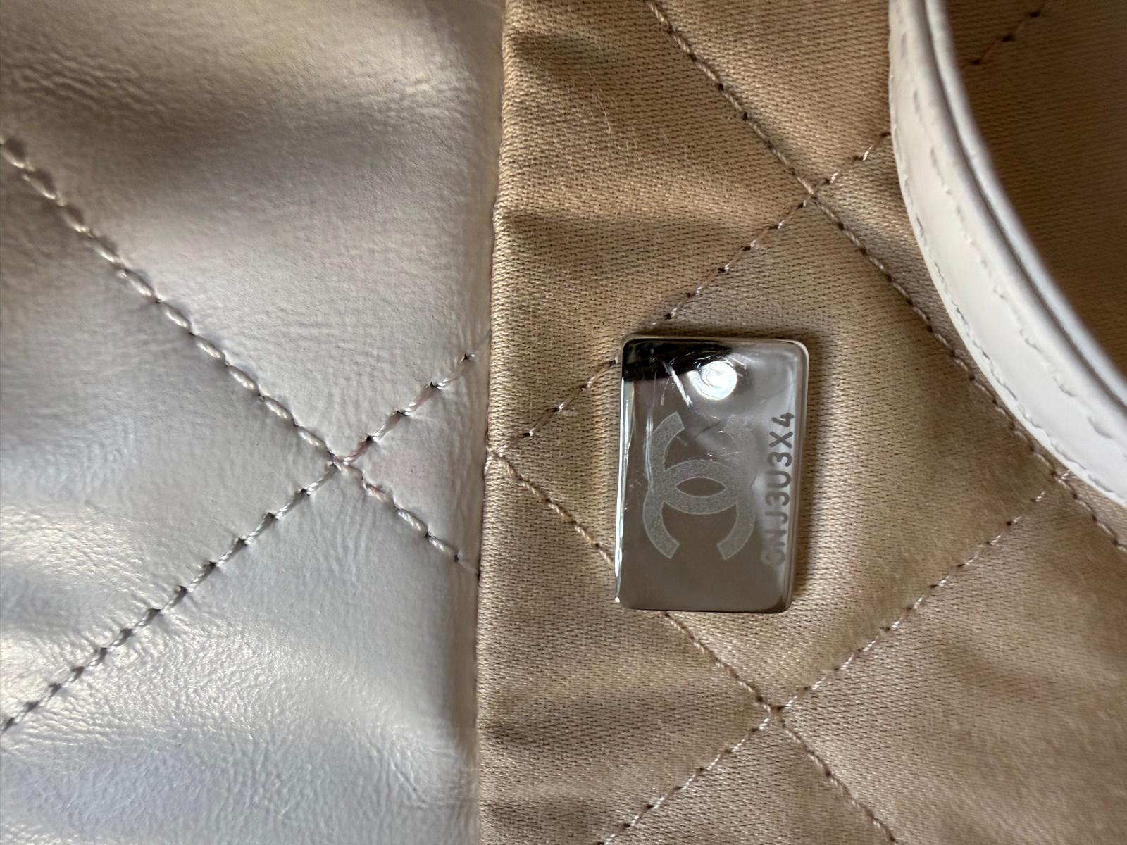 Chanel 22 bag | LOOP-Marktplatz