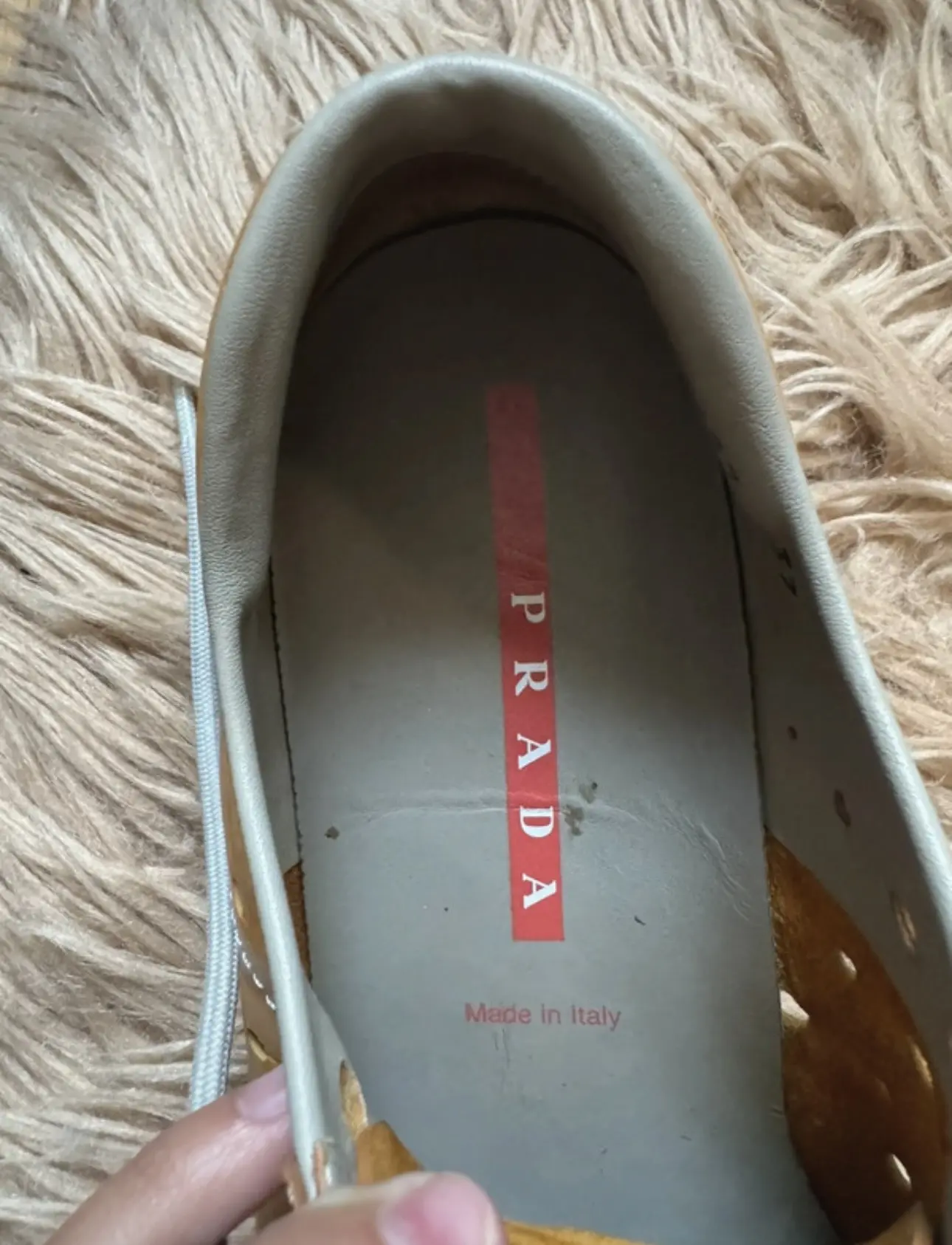 PRADA sneakers | LOOP-Marktplatz
