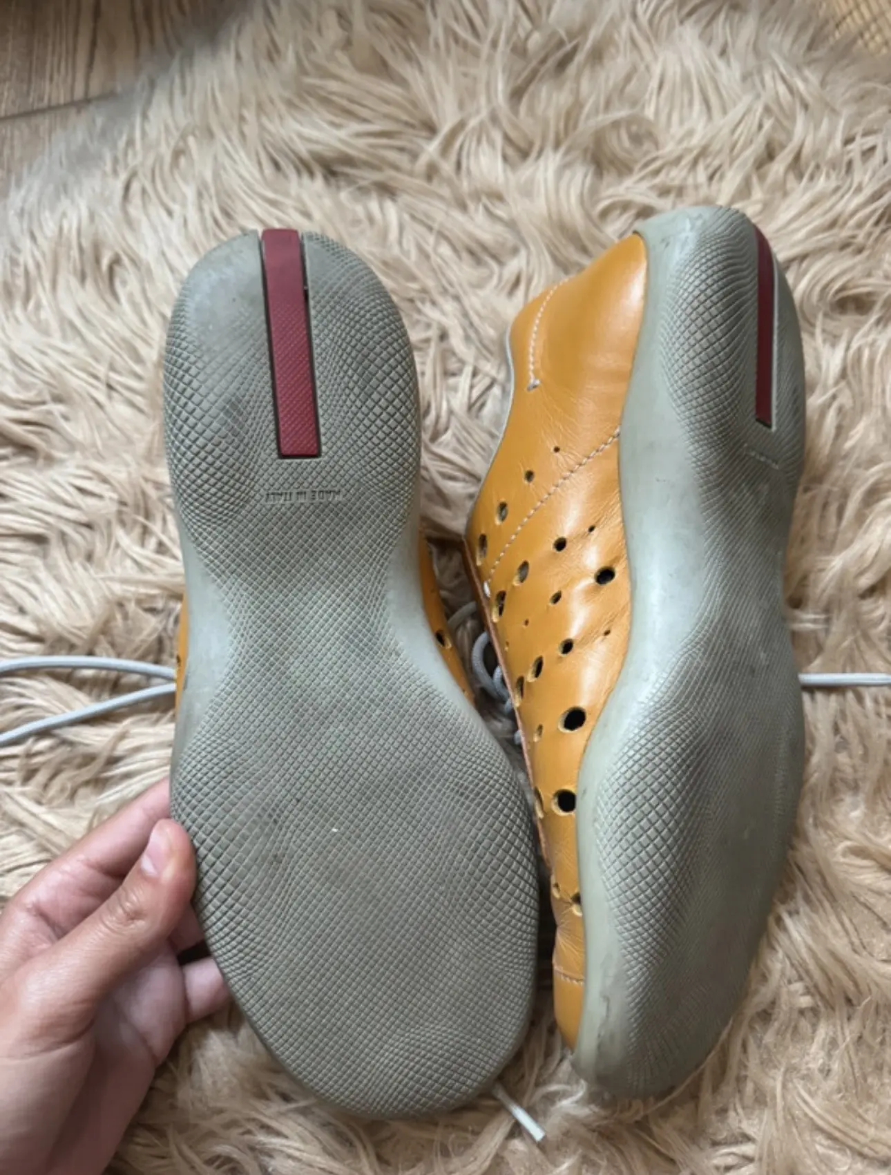 PRADA sneakers | LOOP-Marktplatz