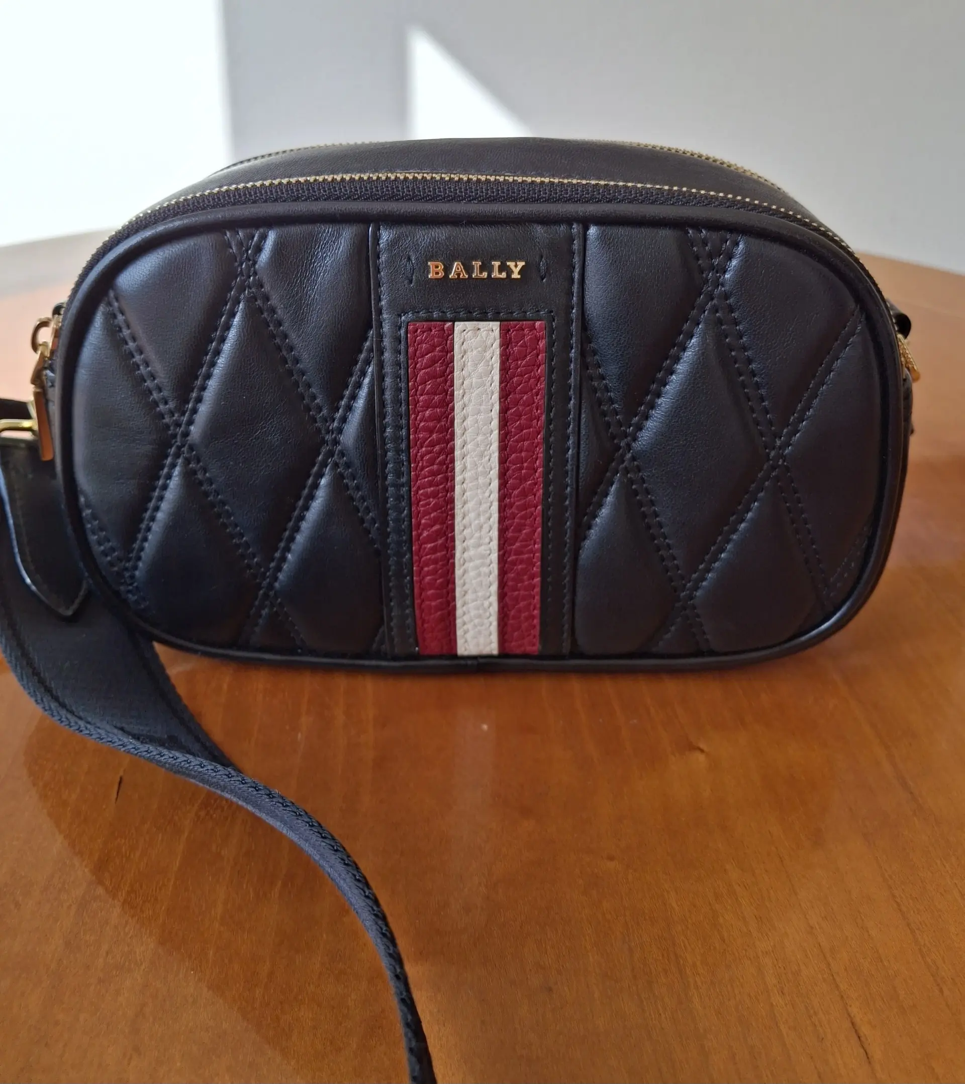 BALLY – Gesteppte Tasche aus schwarzem Leder | LOOP-Marktplatz