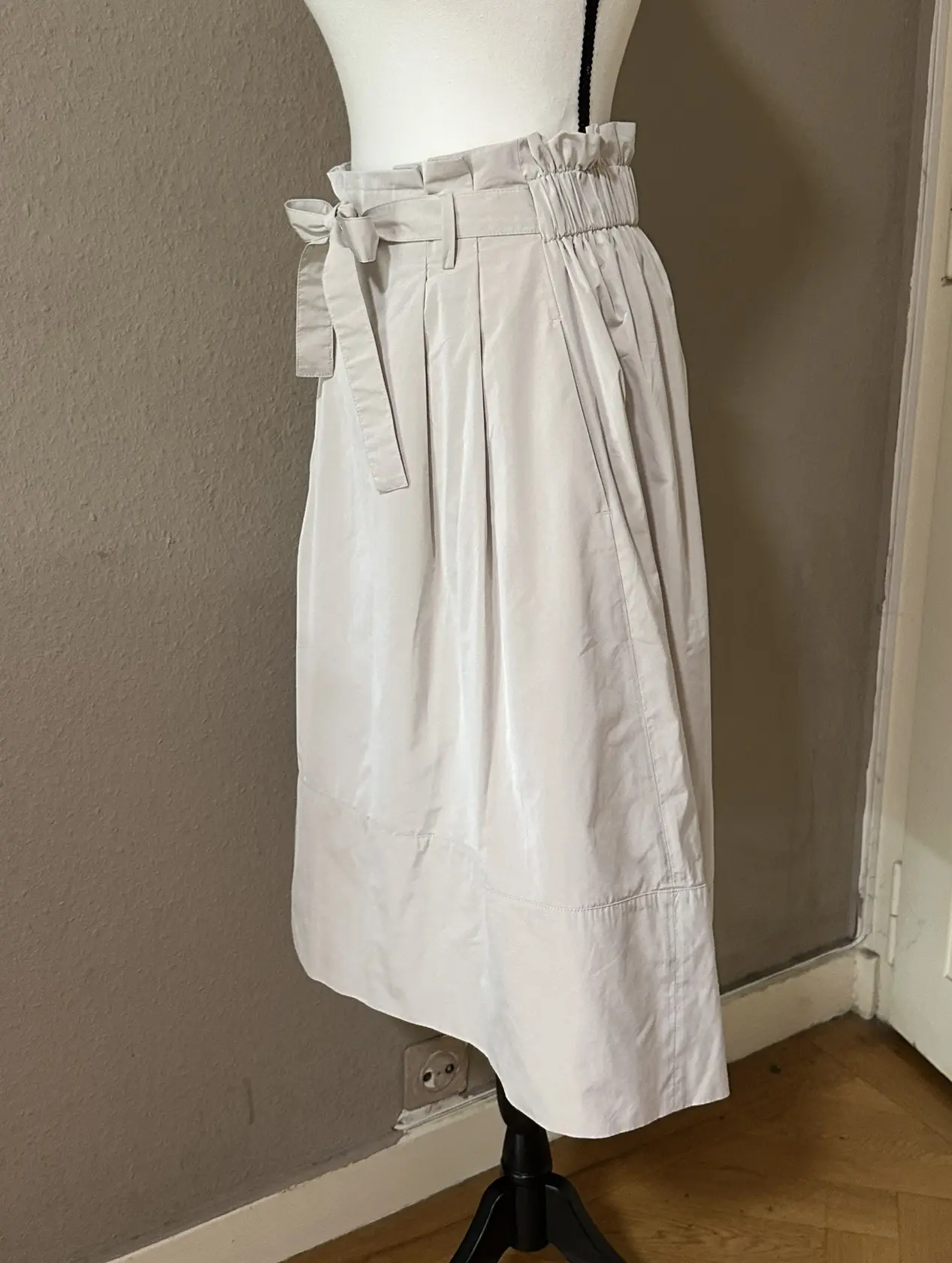 Peserico Paperbag-Style Skirt | LOOP Marketplace