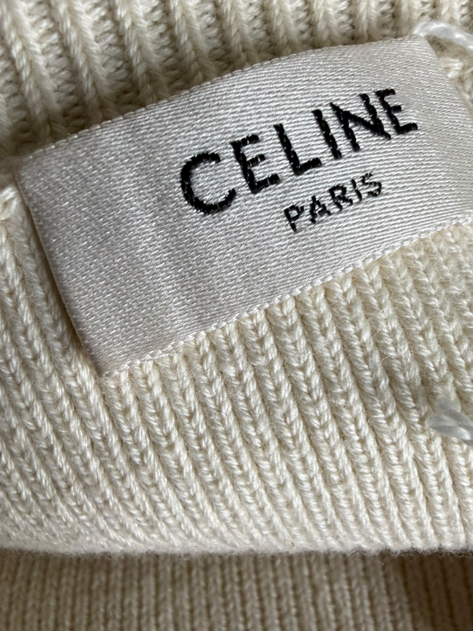 Pull Céline