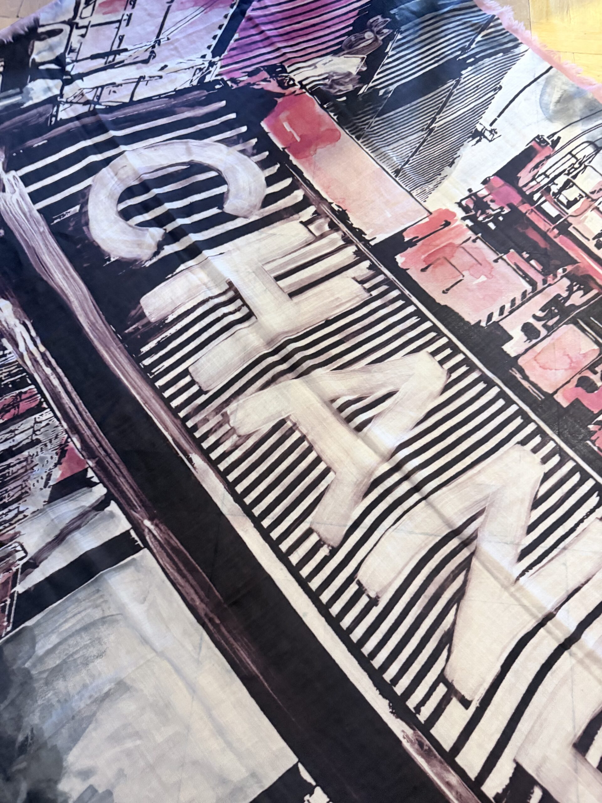 Chanel-Schal | LOOP-Marktplatz