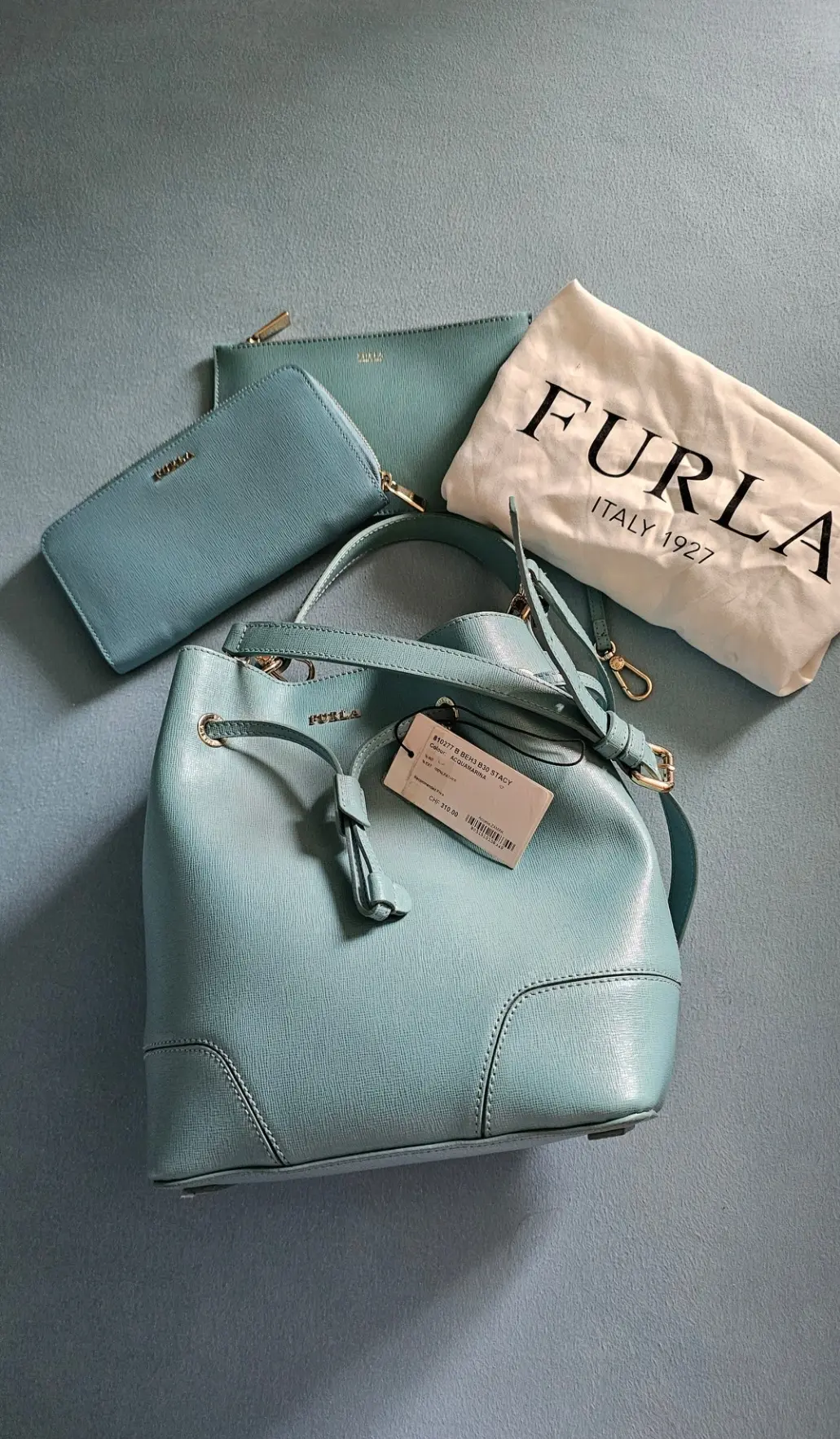 FURLA, sac seau cuir et accessoires | Marché LOOP