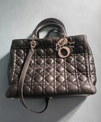 CHRISTIAN DIOR, lady large noir | Marché LOOP