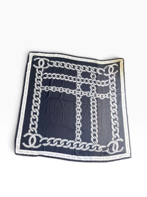 Chanel scarf | LOOP-Marktplatz