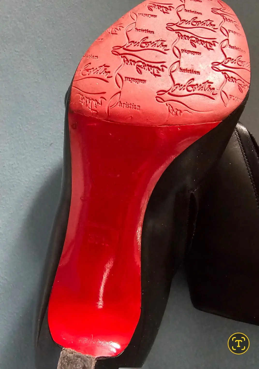 CHRISTIAN LOUBOUTIN, Stiefel aus Kalbsleder | LOOP-Marktplatz