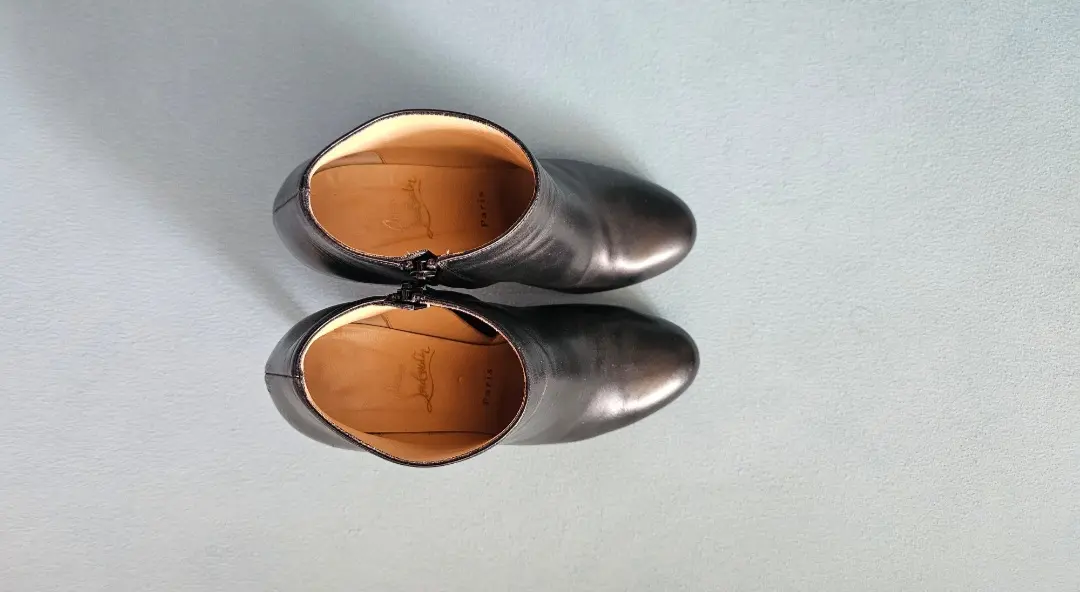 CHRISTIAN LOUBOUTIN, Stiefel aus Kalbsleder | LOOP-Marktplatz