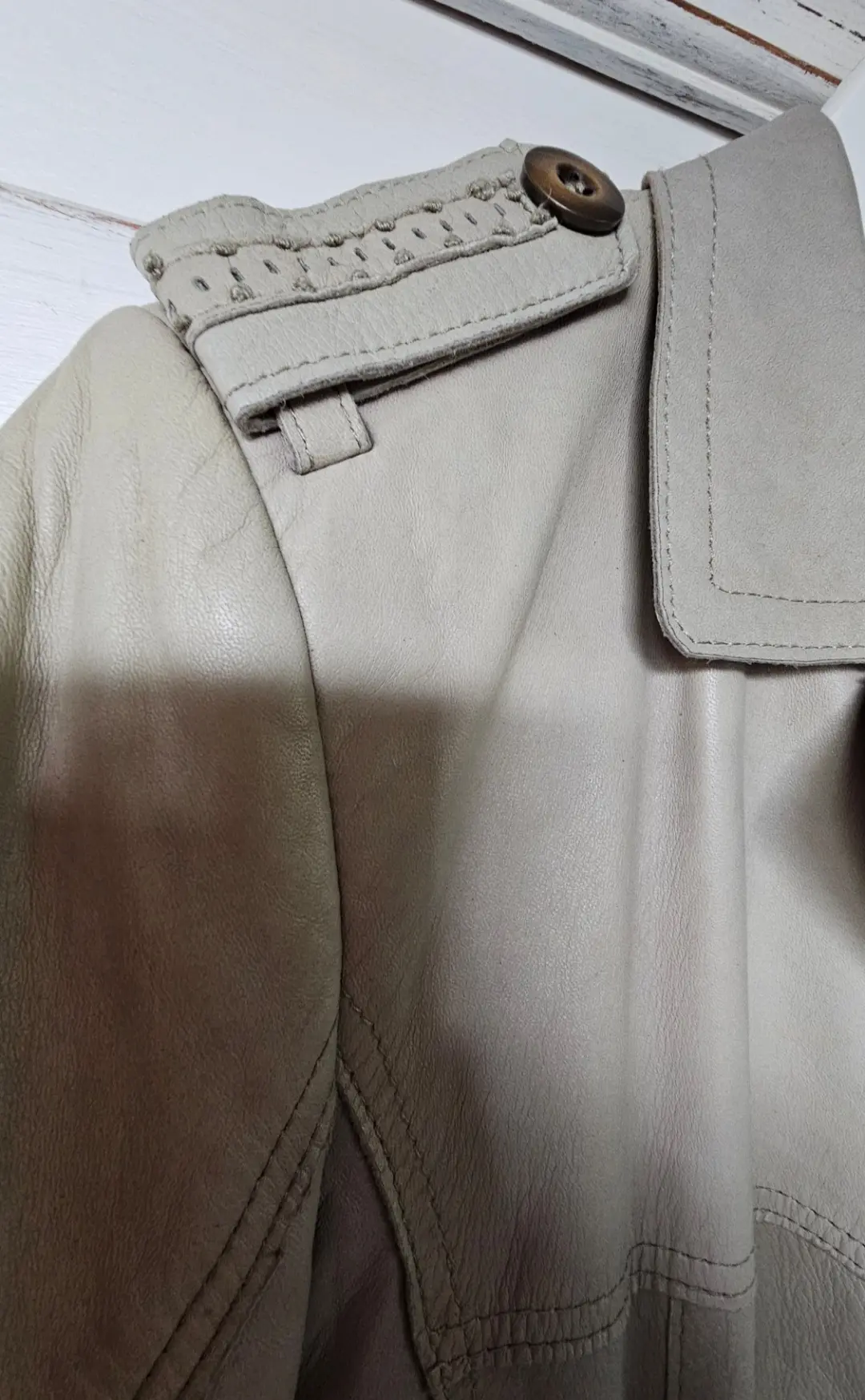 Madeleine, Lammnappa in Beige/Khaki | LOOP-Marktplatz