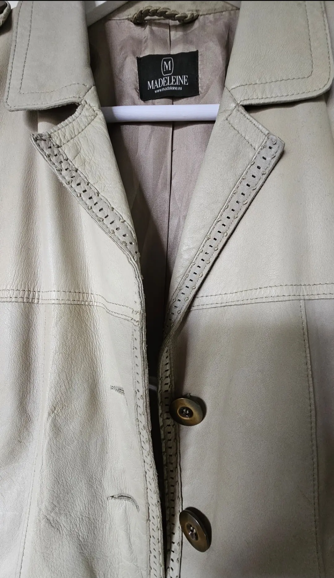 Madeleine, Lammnappa in Beige/Khaki | LOOP-Marktplatz