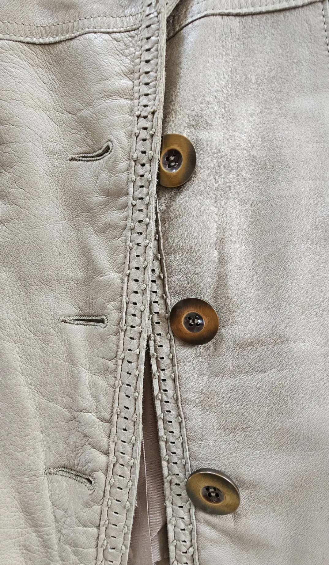 Madeleine, Lammnappa in Beige/Khaki | LOOP-Marktplatz
