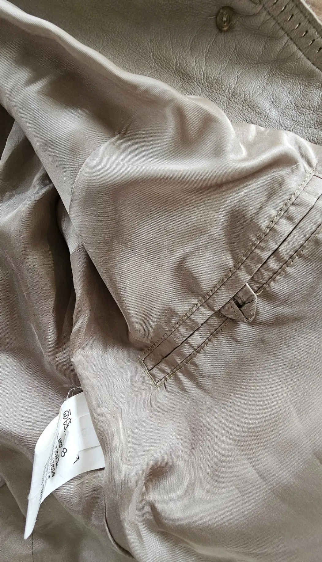 Madeleine, Lammnappa in Beige/Khaki | LOOP-Marktplatz