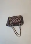 CHANEL, Kameratasche aus marineblauem Leder
