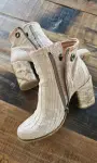 AS98, Stiefel in Puderrosa
