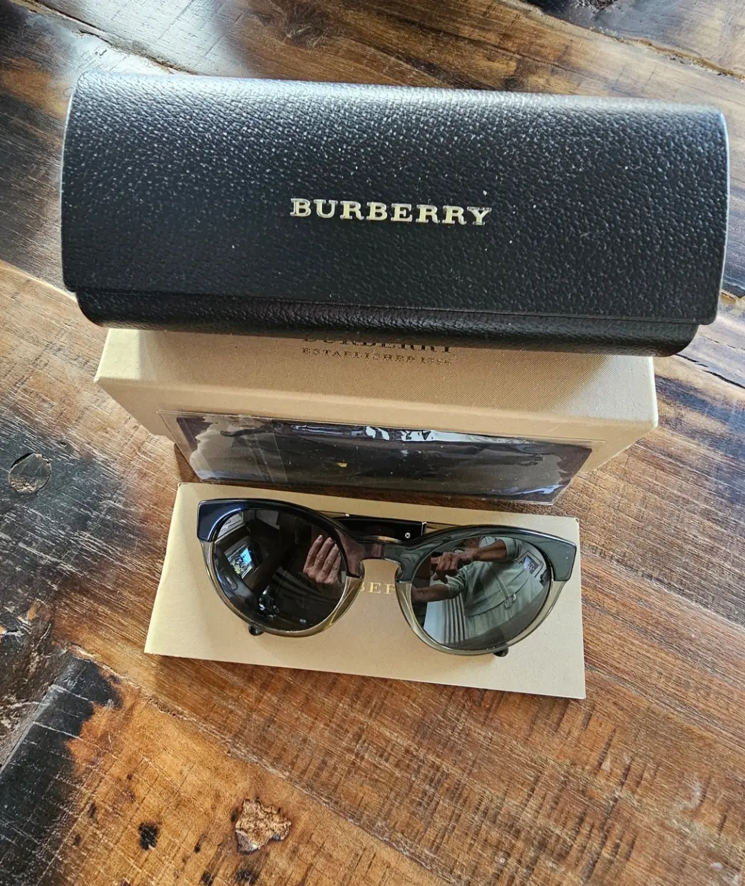BURBERRY, Katzenaugen-Sonnenbrille | LOOP-Marktplatz