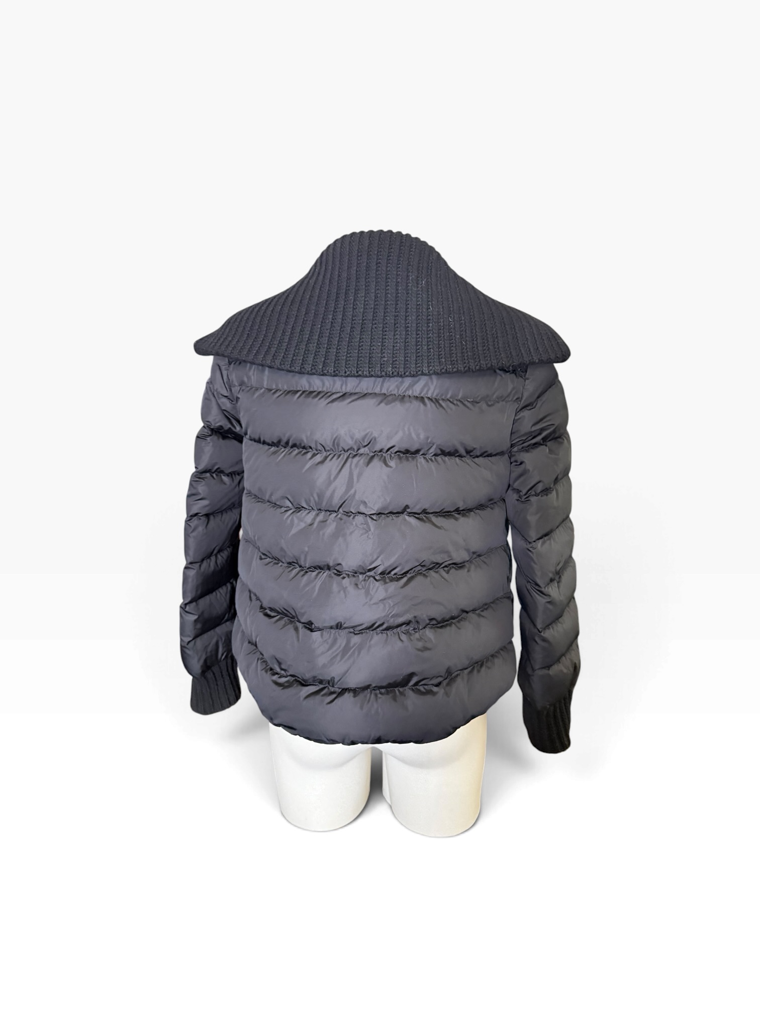 Moncler-Daunenjacke | LOOP-Marktplatz